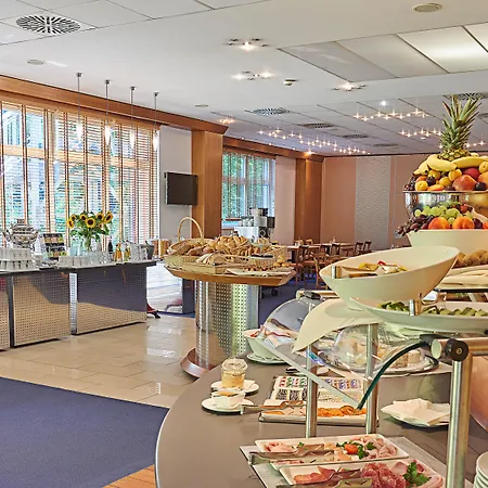 Star Inn Hotel Premium Graz-3